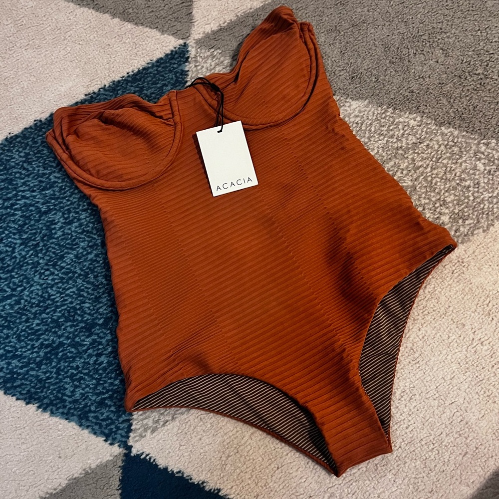 Acacia One Piece